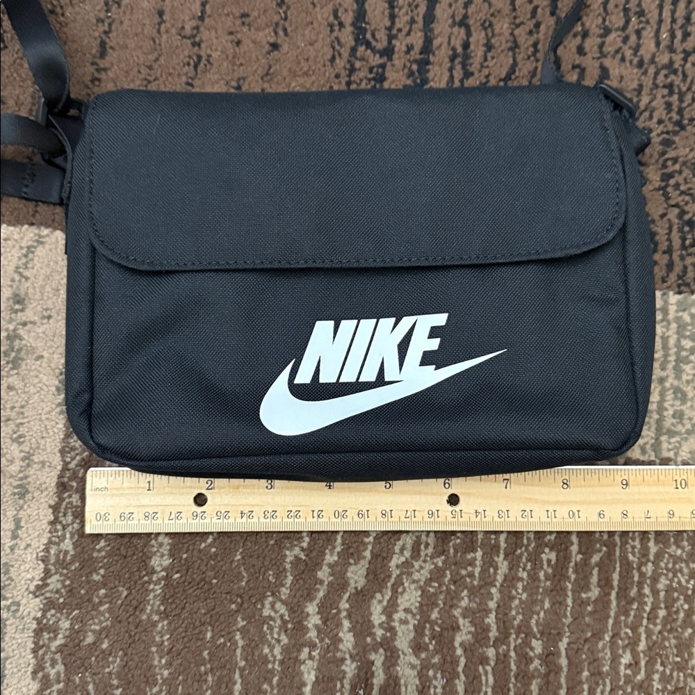 Nike Messenger Bag - Picture 7 of 7